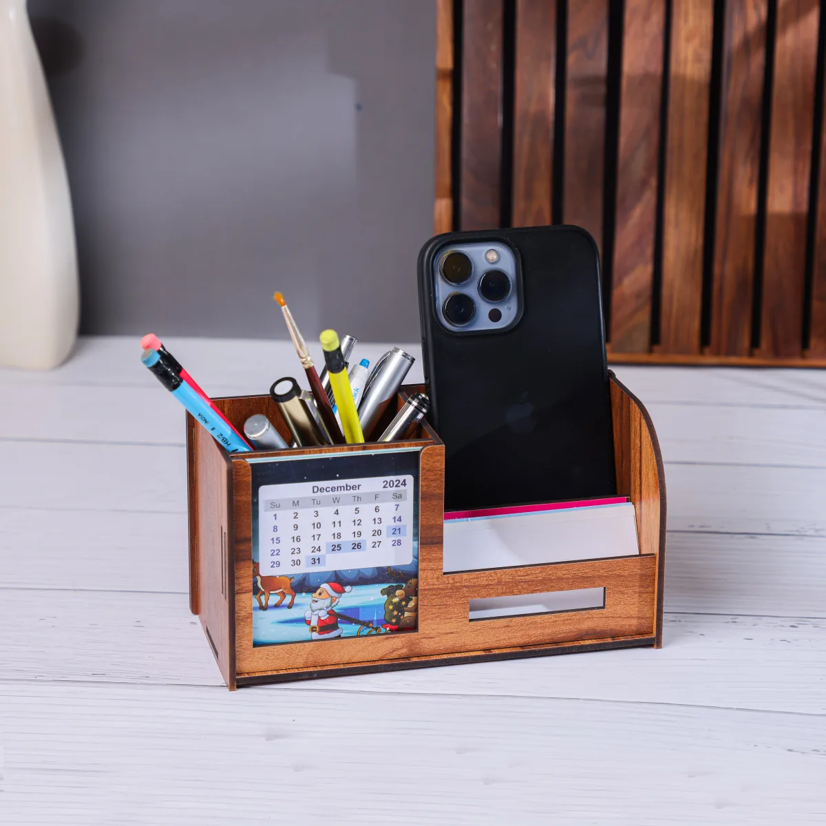 Calander 3 in 1 Pen Stand