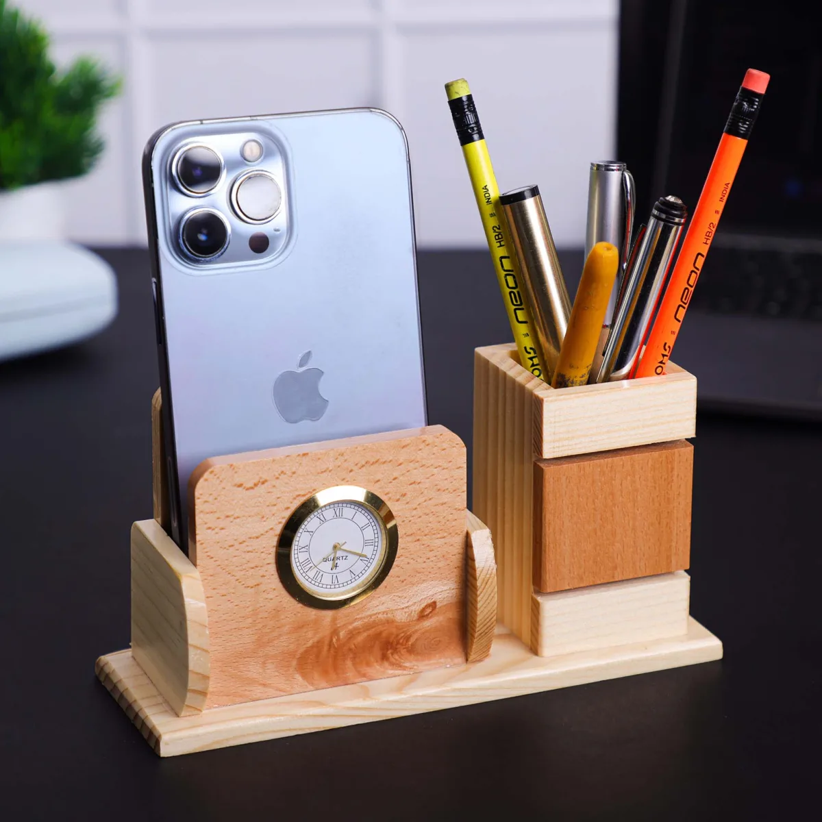 Wooden Pen Stand Retro