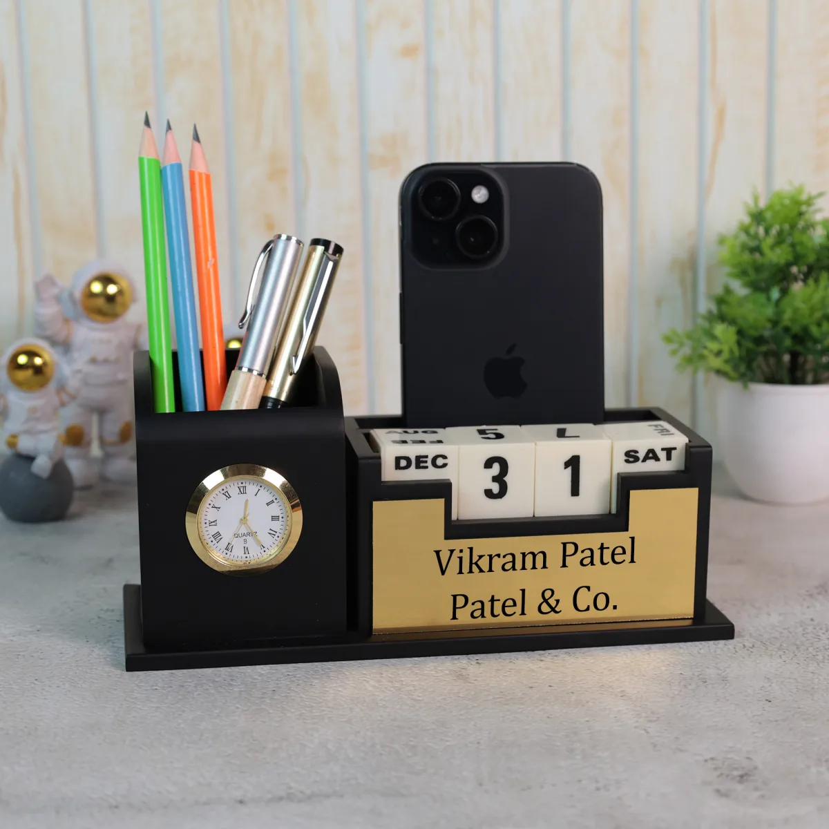 Wooden Pen Stand Infinity (Black)