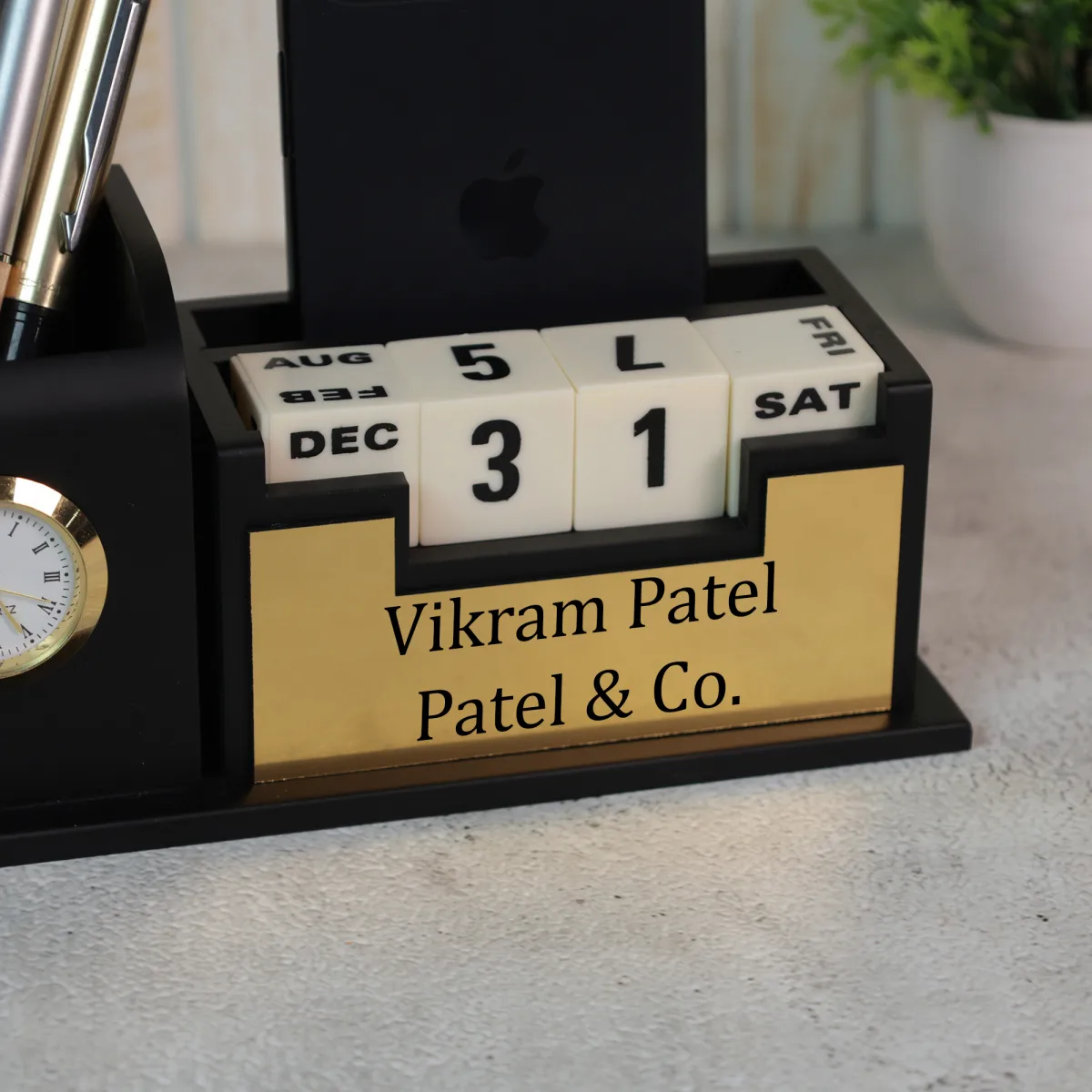 Wooden Pen Stand Infinity (Black)